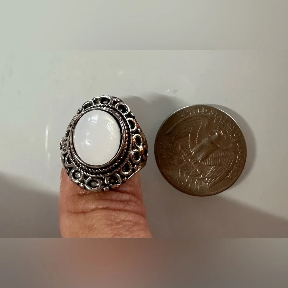 Vintage Bali Style 925 Sterling Silver White Moonstone Ring Size 7 Ornate Boho - Picture 6 of 8